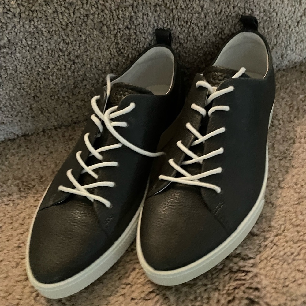 Brand new women’s Ecco shoes
